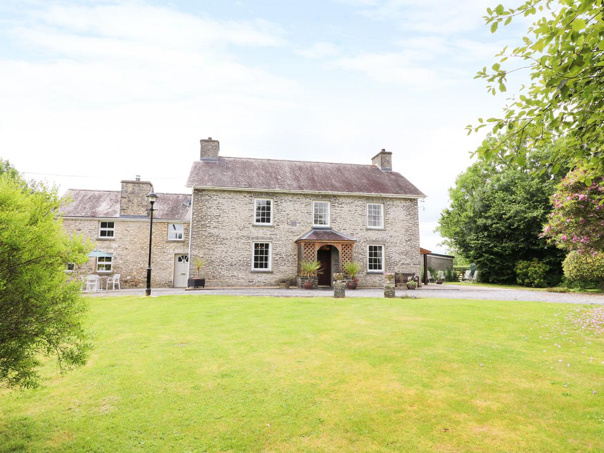 Holiday Cottage Reviews for Dolau Farmhouse - Holiday Cottage in Lampeter, Ceredigion