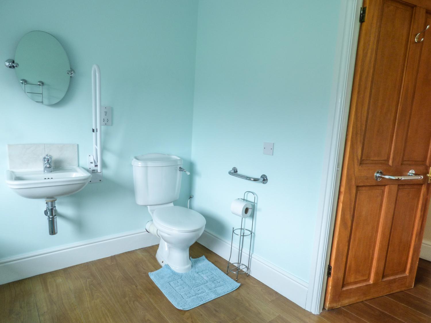 Holiday Cottage Reviews for Pond Cottage - Self Catering in Shorwell, Isle of Wight