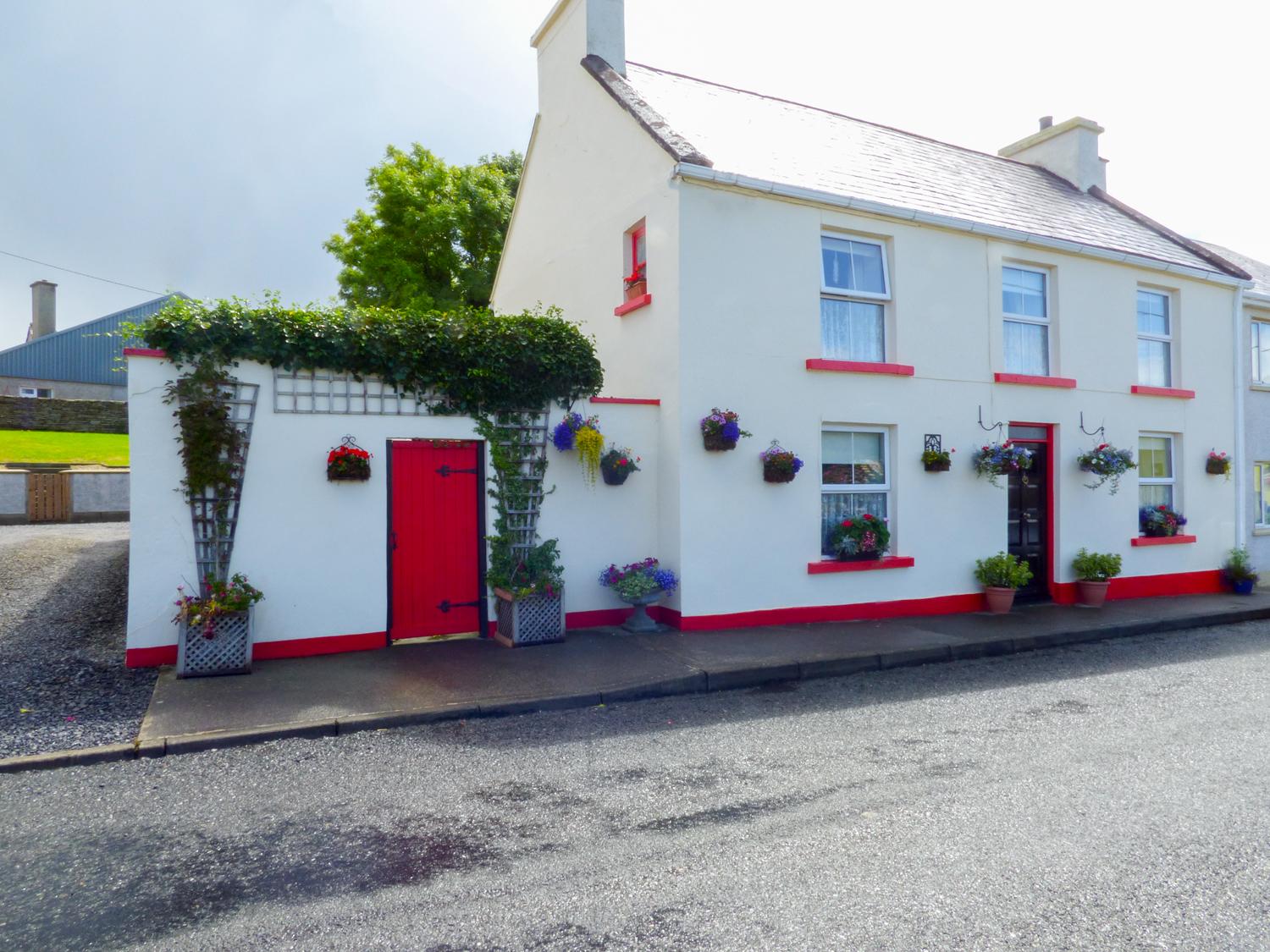 Holiday Cottage Reviews for Flower Pot Cottage - Self Catering Property in Dunkineely, Donegal