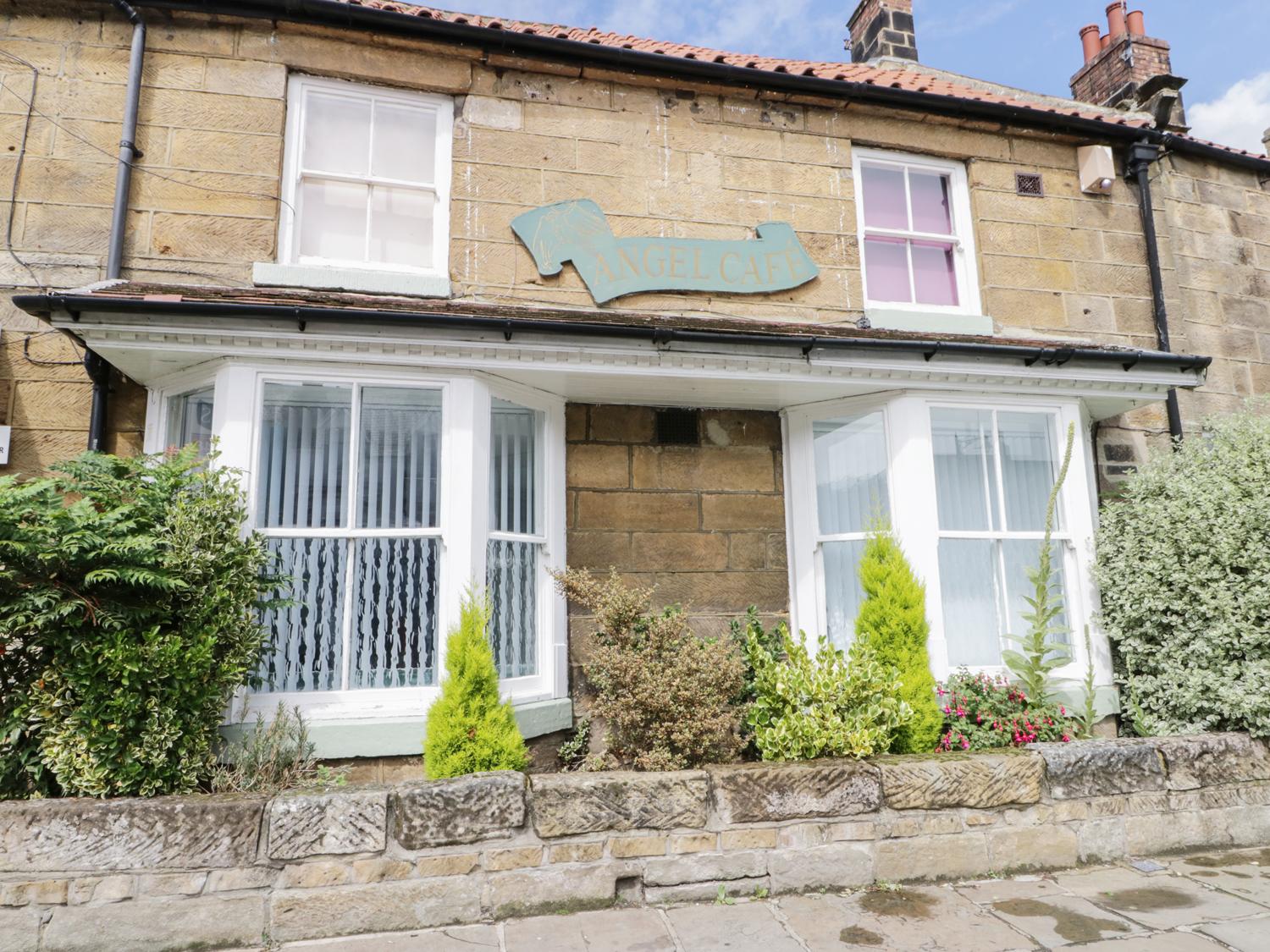 Holiday Cottage Reviews for Sunshine Apartment - Holiday Cottage in Skinningrove, North Yorkshire