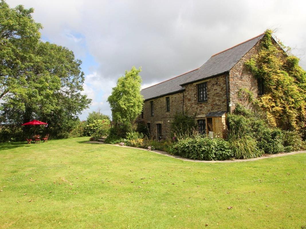 Holiday Cottage Reviews for Holly Barn - Holiday Cottage in Perranporth, Cornwall inc Scilly