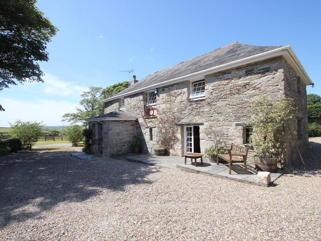 Holiday Cottage Reviews for Trevenning Barn - Holiday Cottage in St Tudy, Cornwall inc Scilly