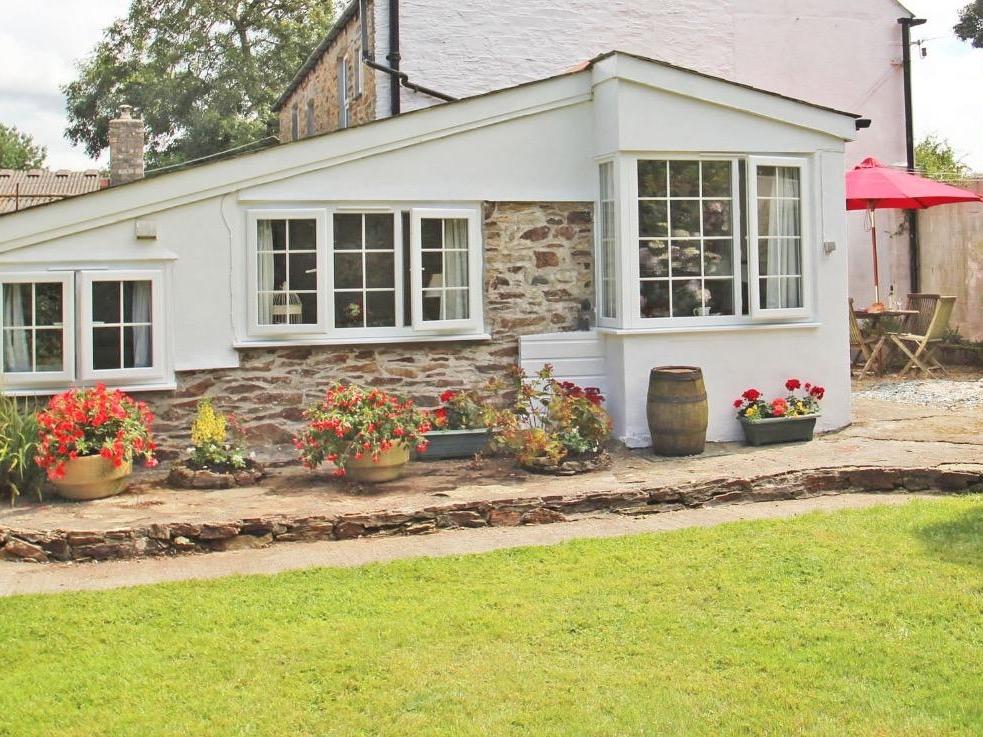 Holiday Cottage Reviews for Rowan - Holiday Cottage in Perranporth, Cornwall inc Scilly