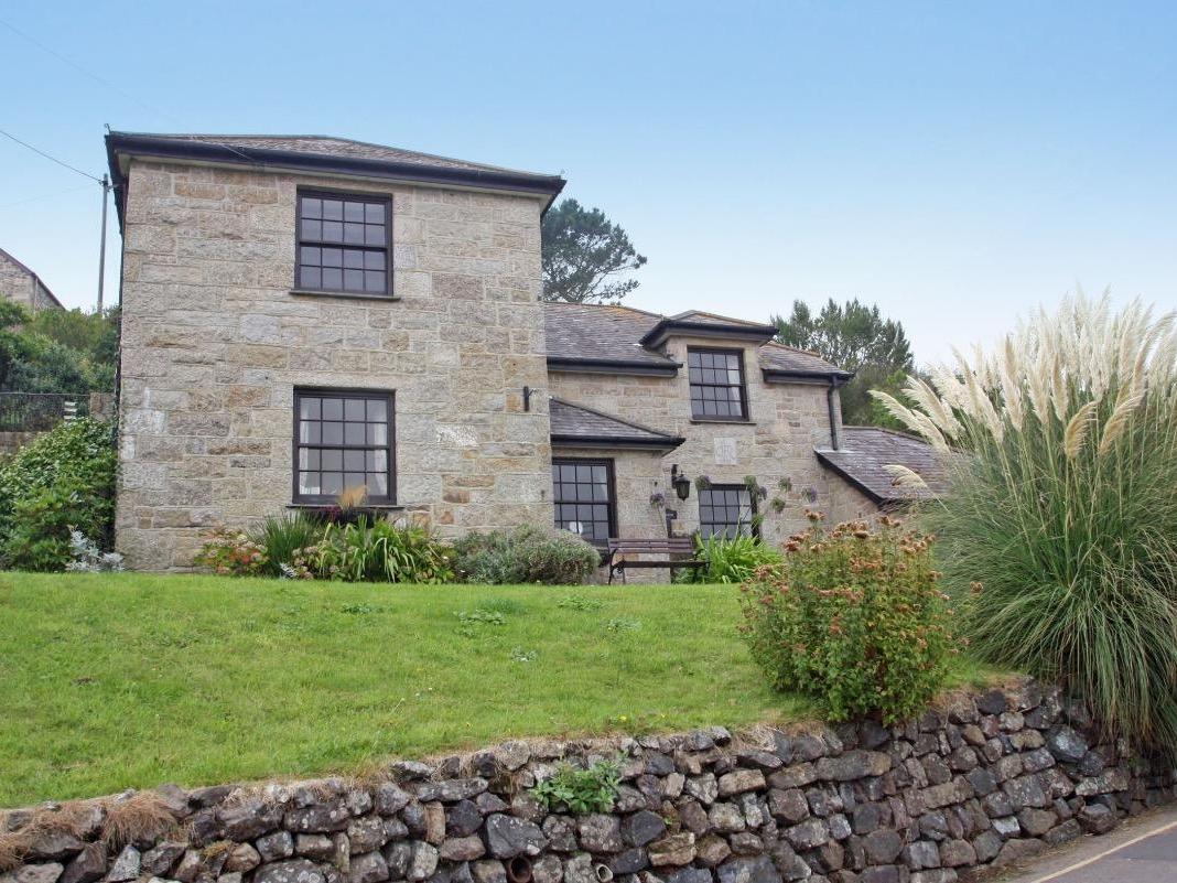 Holiday Cottage Reviews for Mengarth - Holiday Cottage in Cadgwith, Cornwall inc Scilly