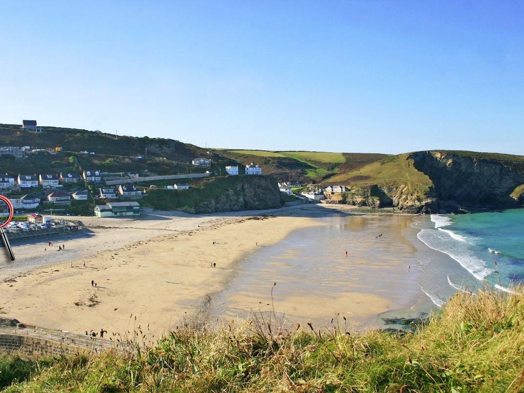 Holiday Cottage Reviews for Surf Cottage - Holiday Cottage in Portreath, Cornwall inc Scilly