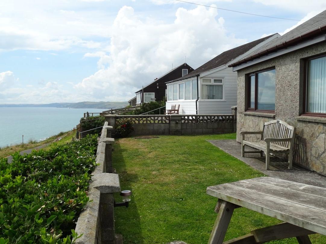 Holiday Cottage Reviews for Kingswood - Holiday Cottage in Whitsand Bay, Cornwall inc Scilly
