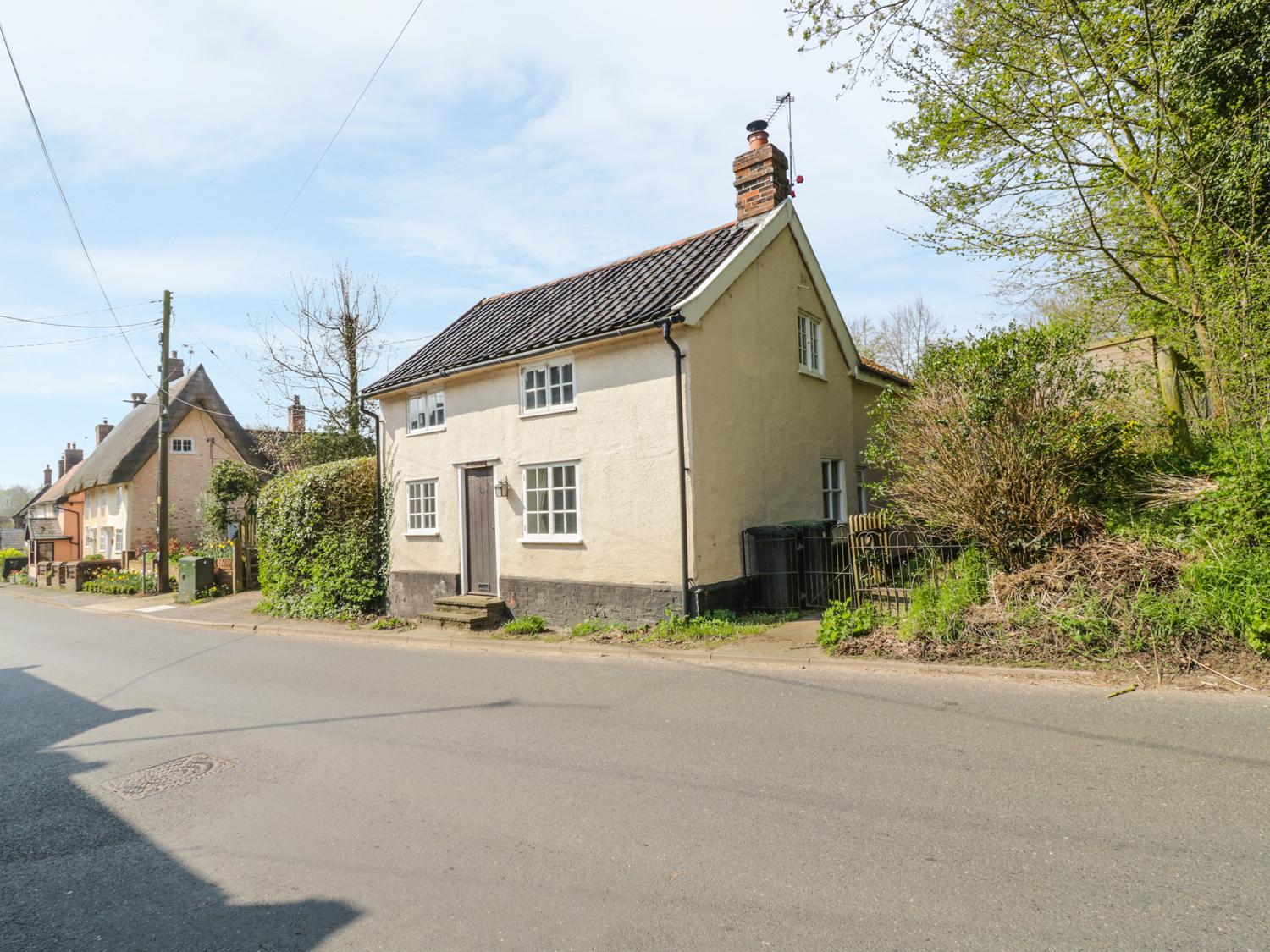 Holiday Cottage Reviews for Woodlands - Holiday Cottage in Eye, Suffolk