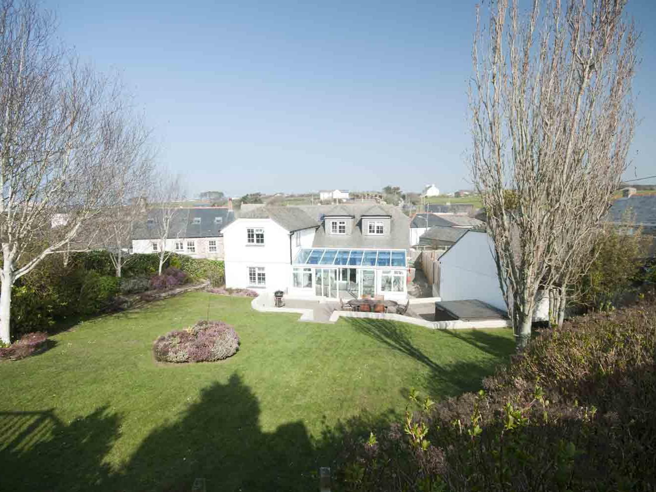 Holiday Cottage Reviews for The Orchard - Holiday Cottage in Crantock, Cornwall inc Scilly