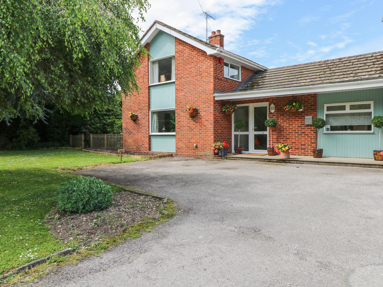 Holiday Cottage Reviews for Sapele - Holiday Cottage in Chichester, West Sussex