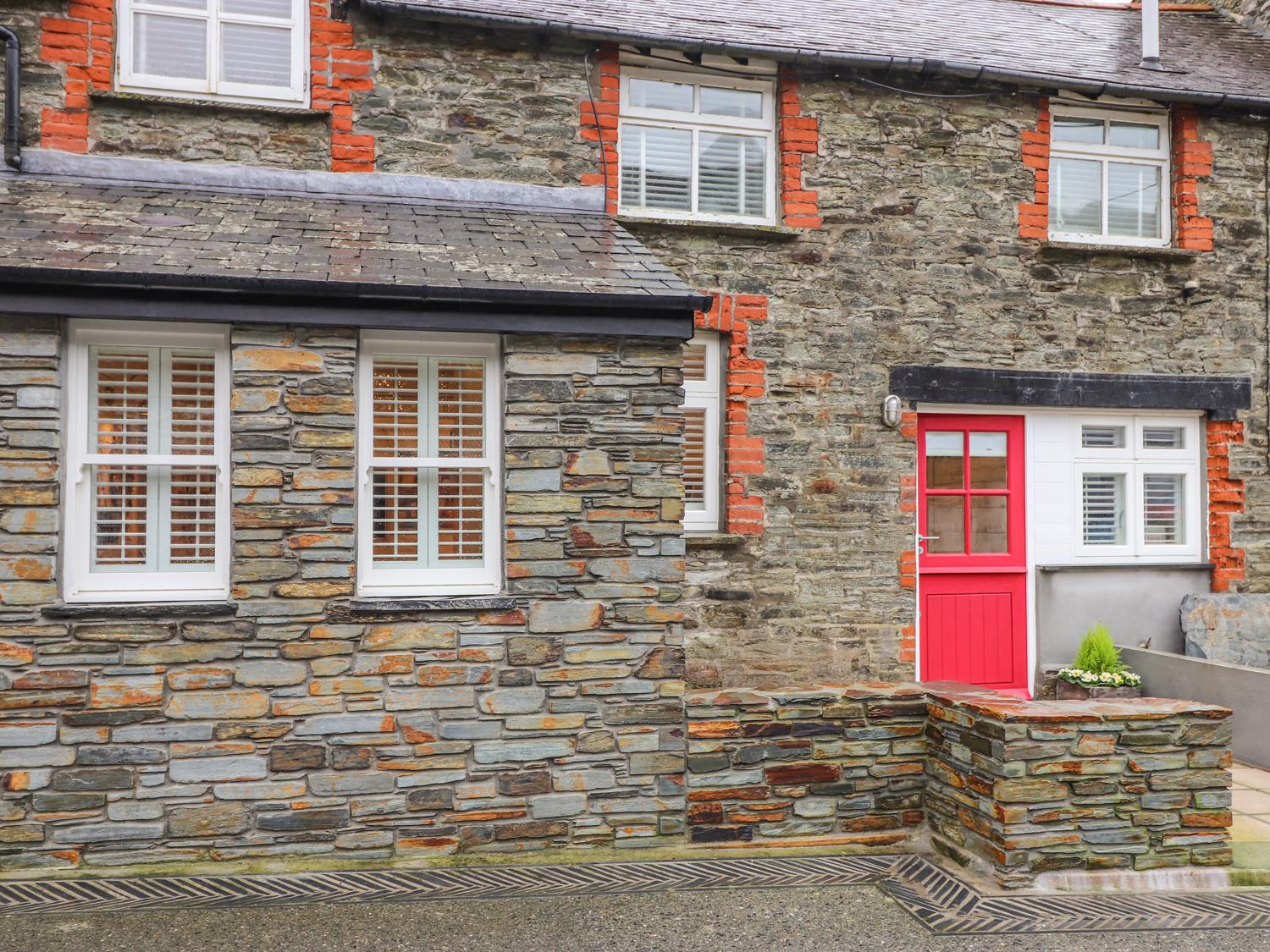 Holiday Cottage Reviews for Beach Hut - Holiday Cottage in Trebarwith Strand, Cornwall inc Scilly