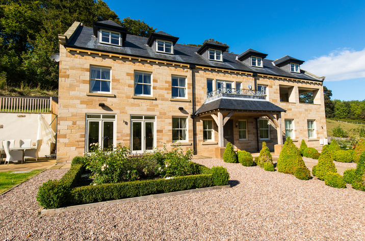 Holiday Cottage Reviews for The Lake House - Cottage Holiday in Whitby, North Yorkshire
