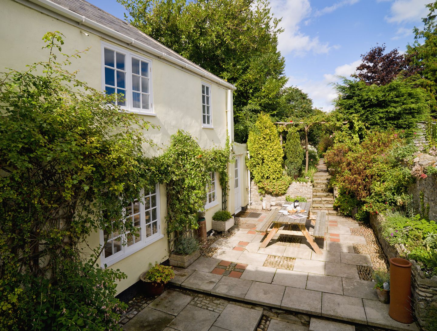 Holiday Cottage Reviews for The Old Manor House - Cottage Holiday in Charmouth, Dorset