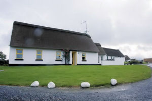 BALLYVAUGHAN (RENT AN IRISH COTTAGE)