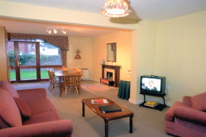 CASTLE OAKS HOLIDAY VILLAGE