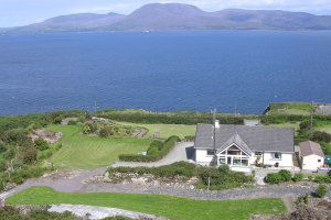 AR NEAMH BEAG