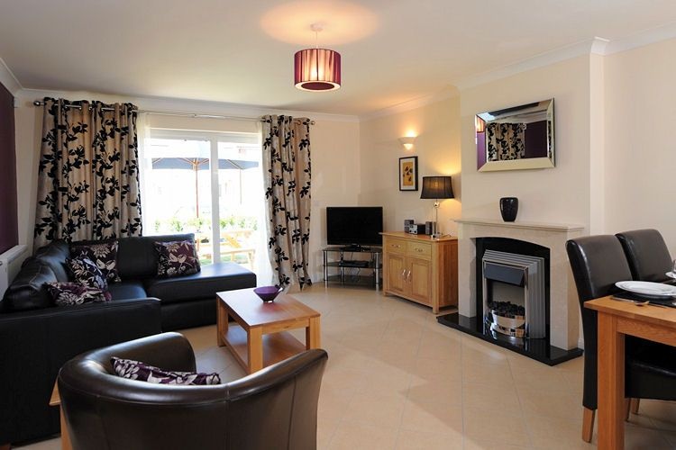 Teasel Lodge, Lakeview Cottages