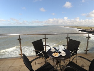 Tidal Bay, Horizon View