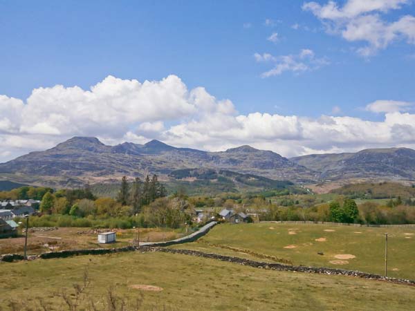 2 Bryn Tirion