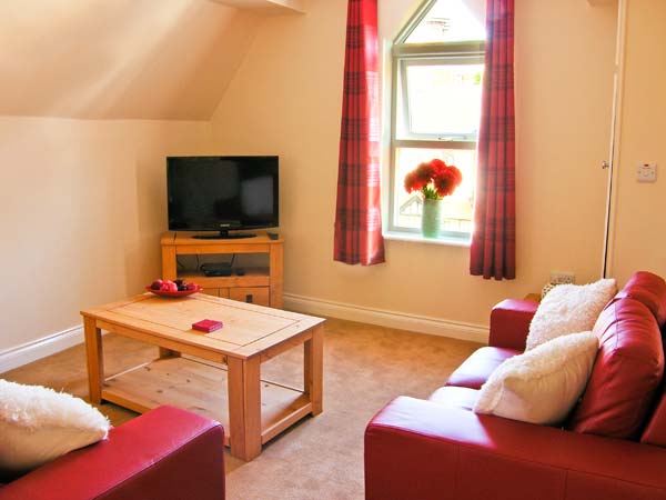 Carisbrooke House, Apartment 6