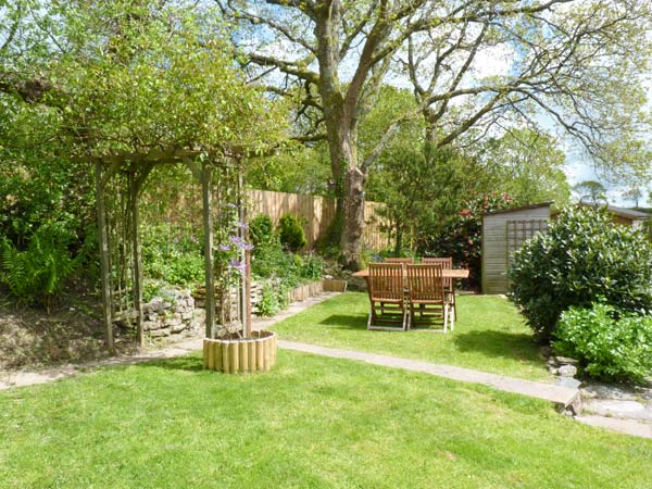 5 Well Meadow