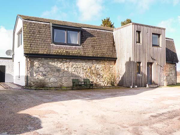 Easter Cullachie Steading