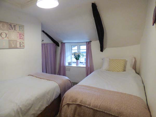 2 Bridge Cottages