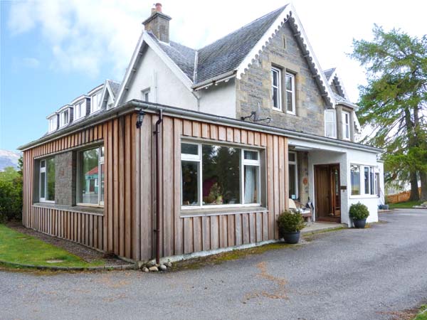 Tall Pines Lodge